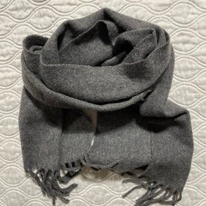 GEOFFREY BEAN - 100% lambswool grey scarf